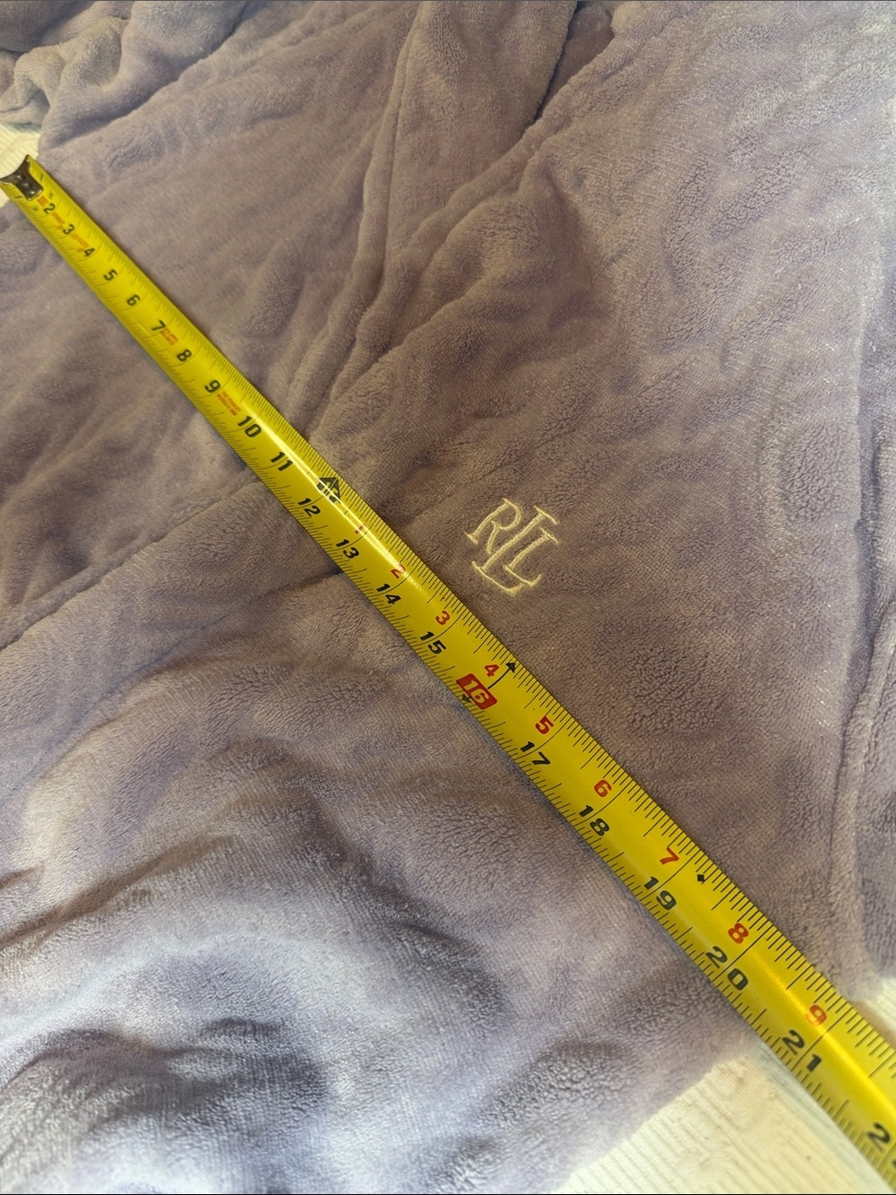 Ralph Lauren Black Label Lilac Plush Shawl-Collar Robe with Monogram. Small - Picture 9 of 10